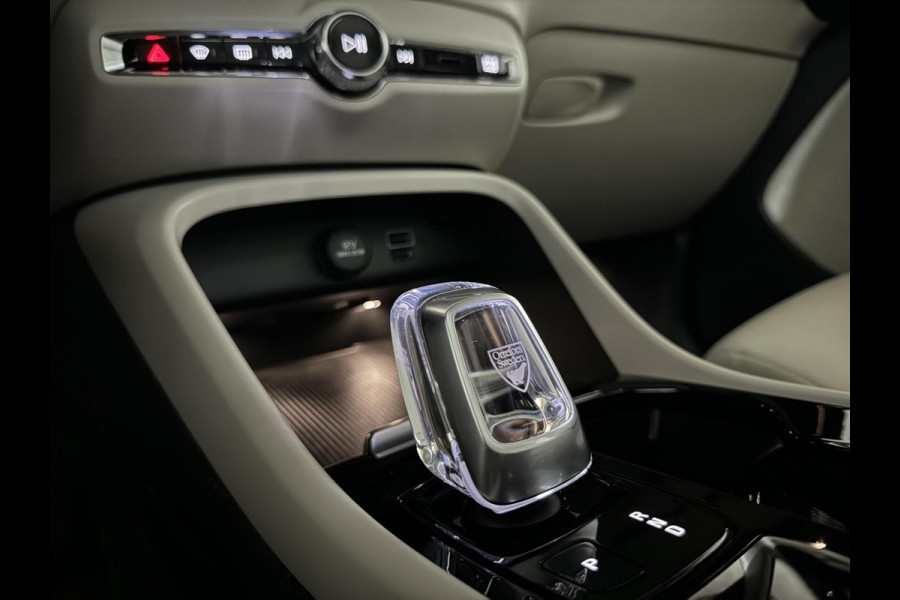 Volvo XC40 1.5 T4 Recharge Inscription Pano Leer Carplay Camera