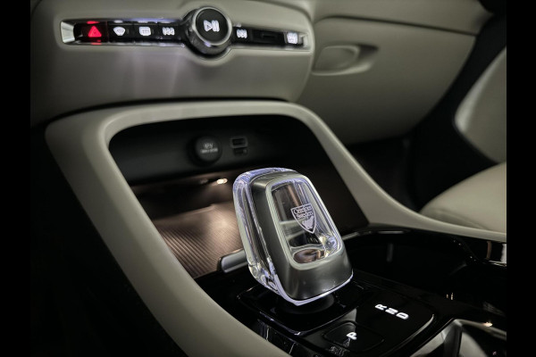 Volvo XC40 1.5 T4 Recharge Inscription Pano Leer Carplay Camera