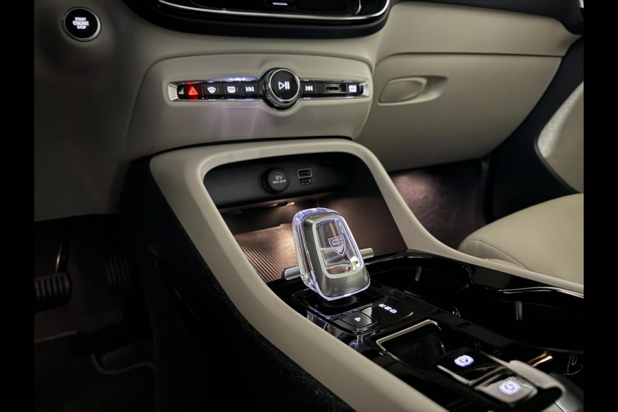 Volvo XC40 1.5 T4 Recharge Inscription Pano Leer Carplay Camera