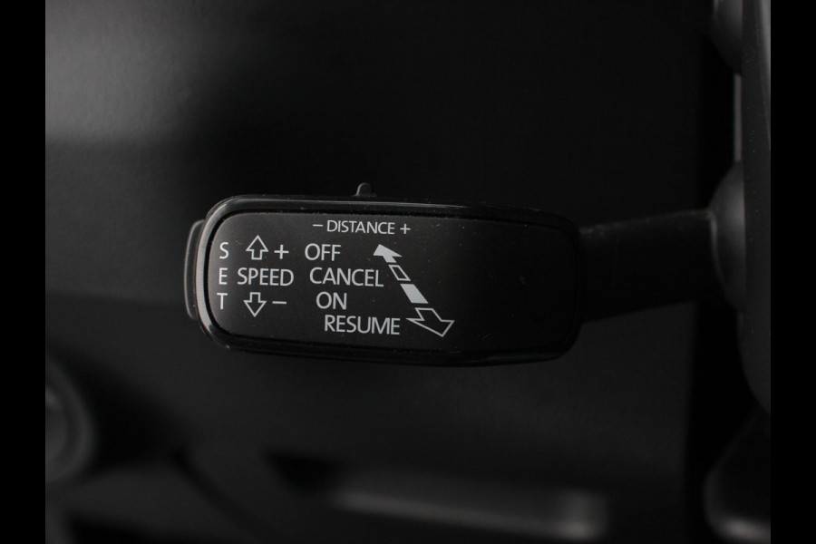 Škoda Karoq 1.5 TSI 150pk Automaat ACT Ambition | Navigatie | Android Auto / Apple Carplay | Climate Control | Camera | Parkeer sensoren | Lichtmetalen Velgen | Dab | Digitale Cockpit | Keyless Start | Led | Cruise Control Adaptive