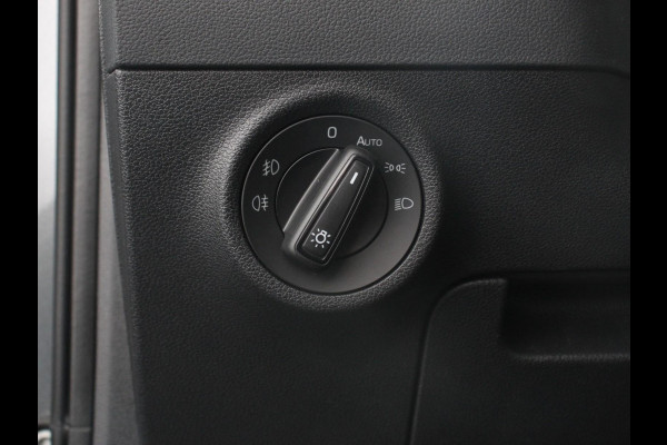 Škoda Karoq 1.5 TSI 150pk Automaat ACT Ambition | Navigatie | Android Auto / Apple Carplay | Climate Control | Camera | Parkeer sensoren | Lichtmetalen Velgen | Dab | Digitale Cockpit | Keyless Start | Led | Cruise Control Adaptive