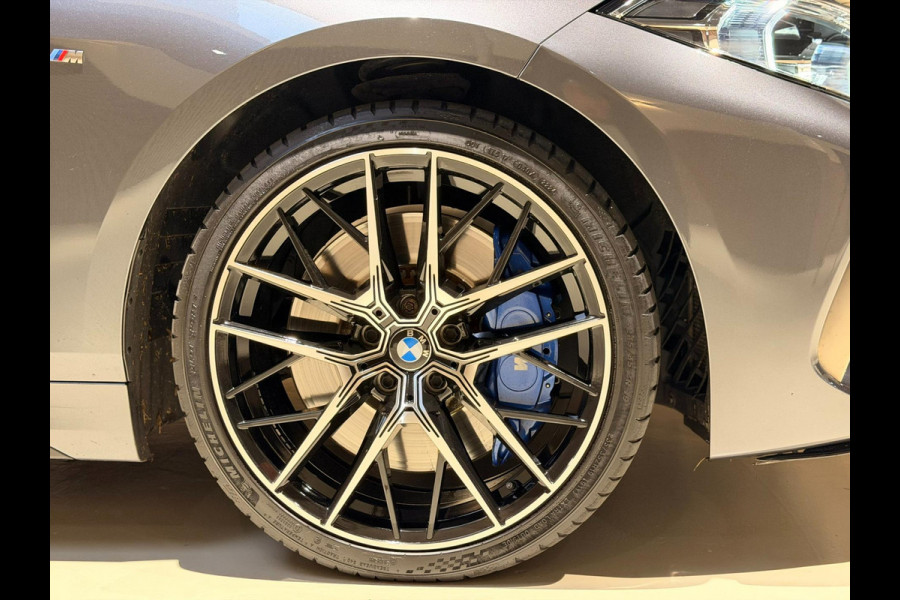 BMW 1-serie M135i xDrive High Executive PANO|M-Sport|HarmanCardon|HUD|Carplay|Stoel&Stuur verwarming|Keyless|Virtual Dash|ACC