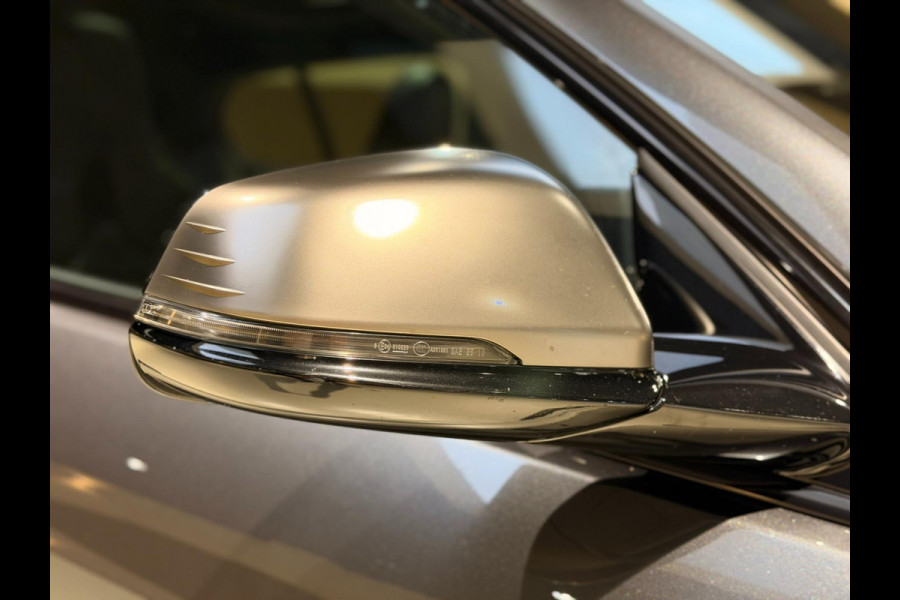 BMW 1-serie M135i xDrive High Executive PANO|M-Sport|HarmanCardon|HUD|Carplay|Stoel&Stuur verwarming|Keyless|Virtual Dash|ACC