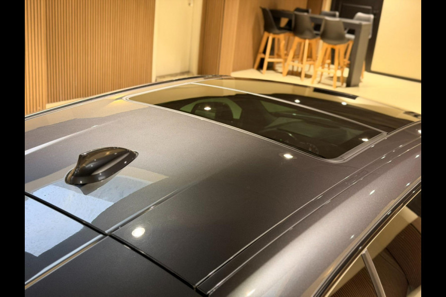 BMW 1-serie M135i xDrive High Executive PANO|M-Sport|HarmanCardon|HUD|Carplay|Stoel&Stuur verwarming|Keyless|Virtual Dash|ACC