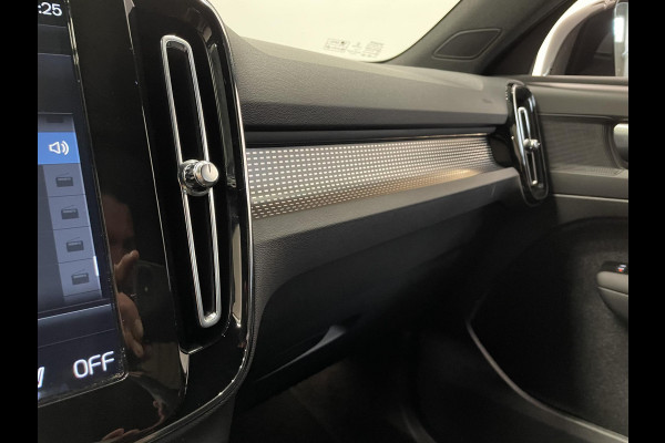 Volvo XC40 1.5 T5 262pk Recharge R-Design Navigatie Apple Carplay/ Android Auto Camera Parkeersensoren Cruise Control Stoelverwarming Full Led Virtual Cockpit Climate Control Lichtmetalen velgen