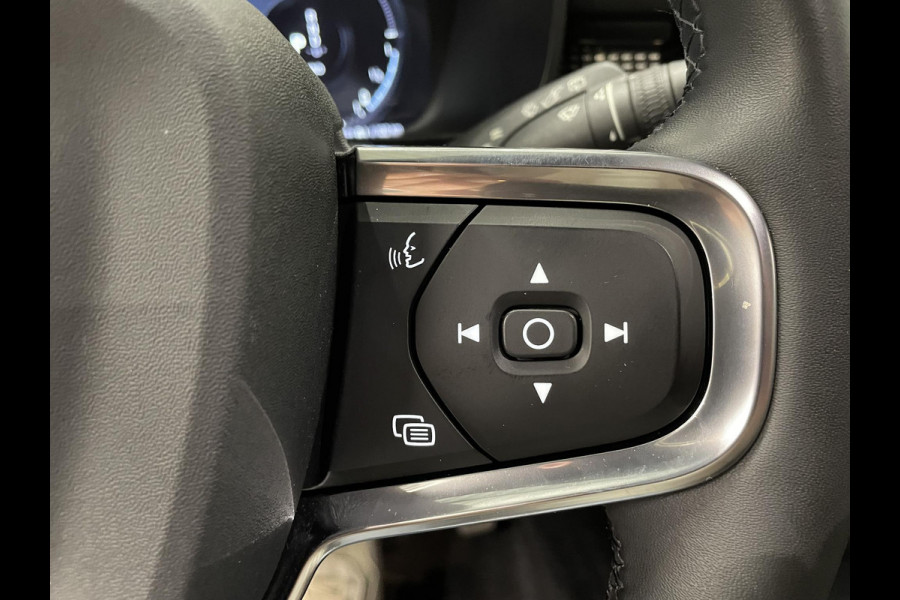 Volvo XC40 1.5 T5 262pk Recharge R-Design Navigatie Apple Carplay/ Android Auto Camera Parkeersensoren Cruise Control Stoelverwarming Full Led Virtual Cockpit Climate Control Lichtmetalen velgen