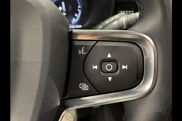 Volvo XC40 1.5 T5 262pk Recharge R-Design Navigatie Apple Carplay/ Android Auto Camera Parkeersensoren Cruise Control Stoelverwarming Full Led Virtual Cockpit Climate Control Lichtmetalen velgen