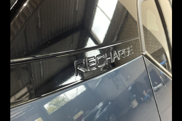 Volvo XC40 1.5 T5 262pk Recharge R-Design Navigatie Apple Carplay/ Android Auto Camera Parkeersensoren Cruise Control Stoelverwarming Full Led Virtual Cockpit Climate Control Lichtmetalen velgen