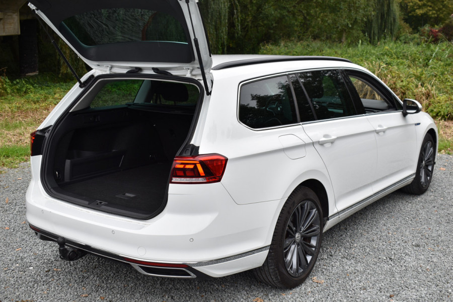 Volkswagen Passat Variant 218PK DSG HYBRID GTE BUSINESS TREKHAAK/NAVI/CAMERA