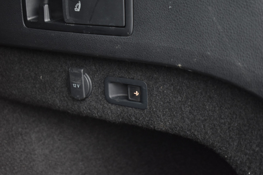 Volkswagen Passat Variant 218PK DSG HYBRID GTE BUSINESS TREKHAAK/NAVI/CAMERA