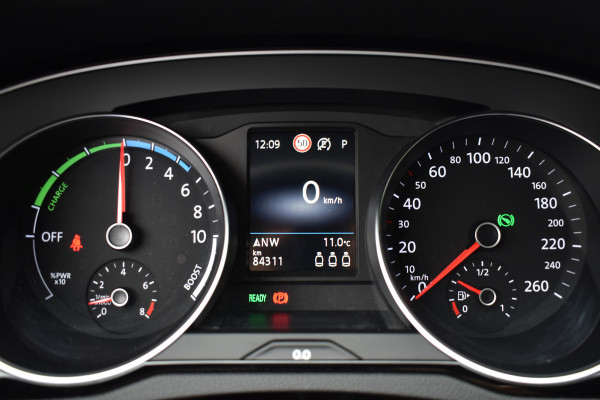 Volkswagen Passat Variant 218PK DSG HYBRID GTE BUSINESS TREKHAAK/NAVI/CAMERA
