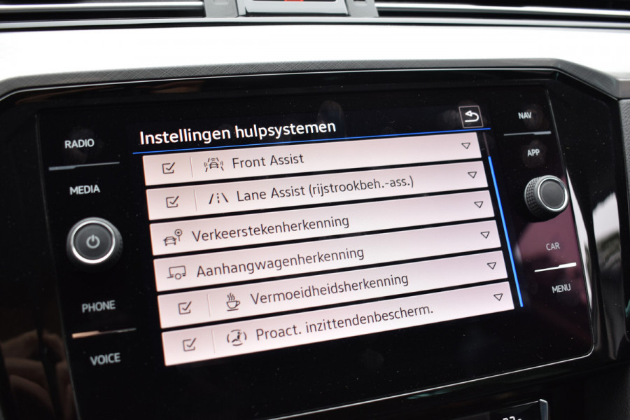 Volkswagen Passat Variant 218PK DSG HYBRID GTE BUSINESS TREKHAAK/NAVI/CAMERA