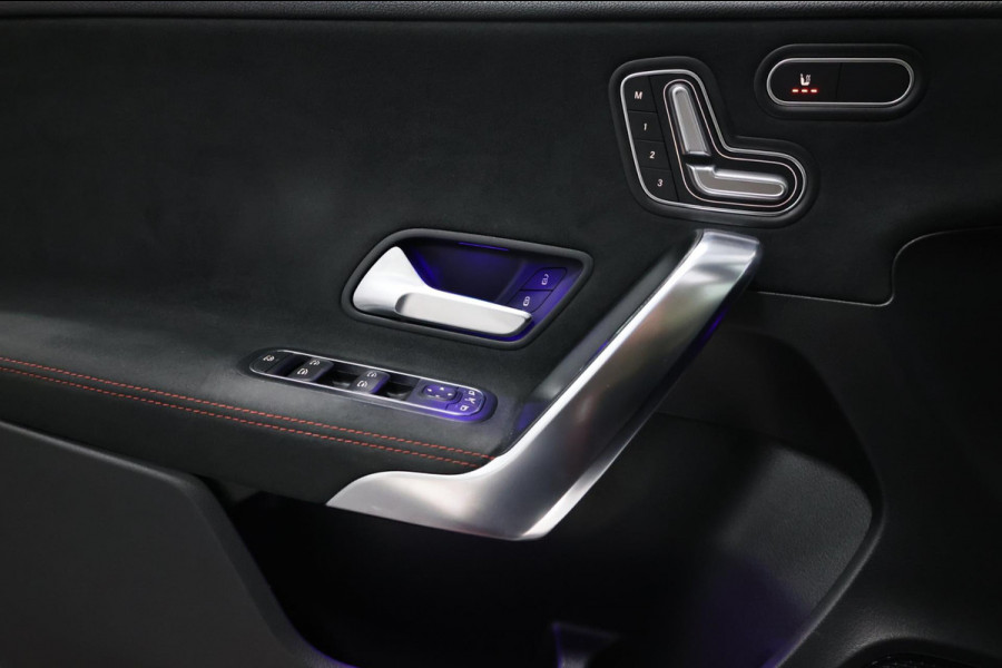 Mercedes-Benz A-Klasse 200 / 45 AMG LED/VIRTUAL/SFEER/PANO/HALF LEDER+S.VERWARMING/LMV/360 CAM/LINE/ACC/ECC/12 MDN GARANTIE!