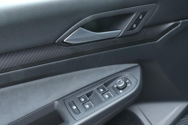 Volkswagen Golf 1.5 eTSI R-Line | 3X R-Line | PANO | IQ.Light | VOL!