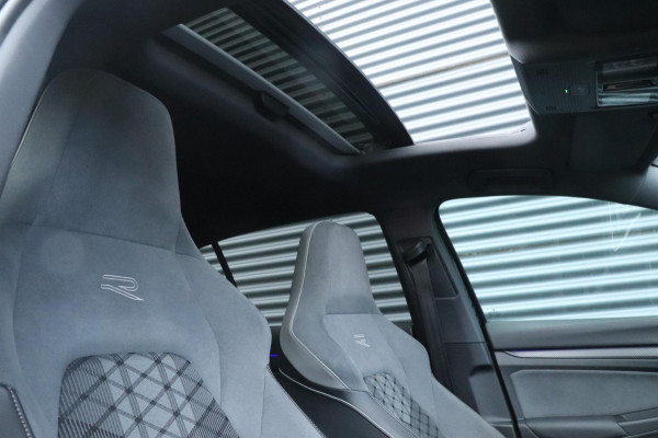 Volkswagen Golf 1.5 eTSI R-Line | 3X R-Line | PANO | IQ.Light | VOL!