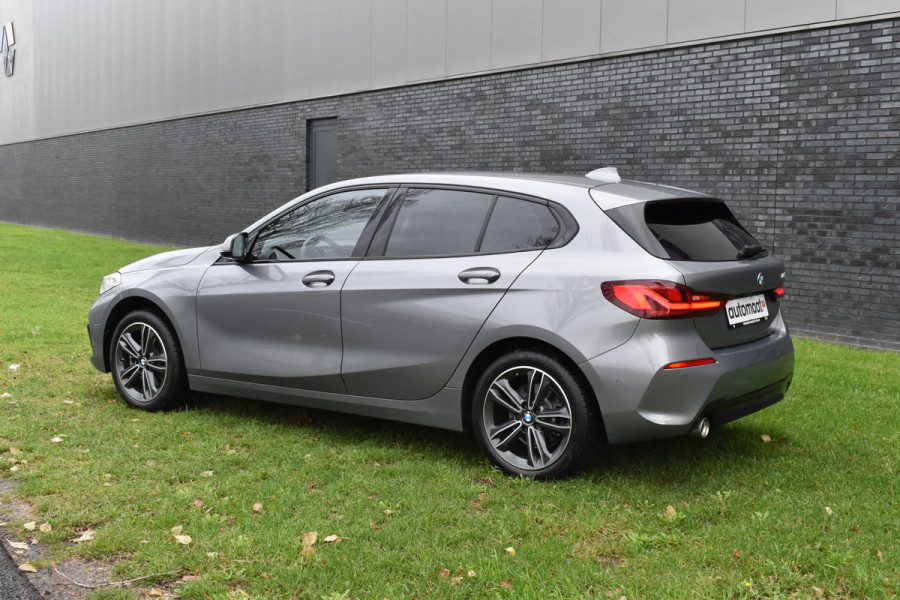 BMW 1-serie 118i Sport Line 1.5 100kW Automaat/Navigatie/carplay/stoelverwarming/btw auto