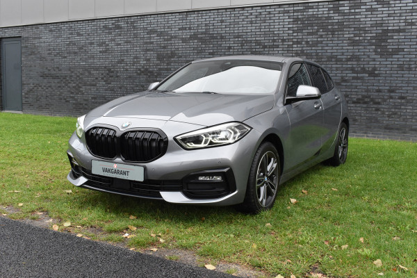 BMW 1-serie 118i Sport Line 1.5 100kW Automaat/Navigatie/carplay/stoelverwarming/btw auto