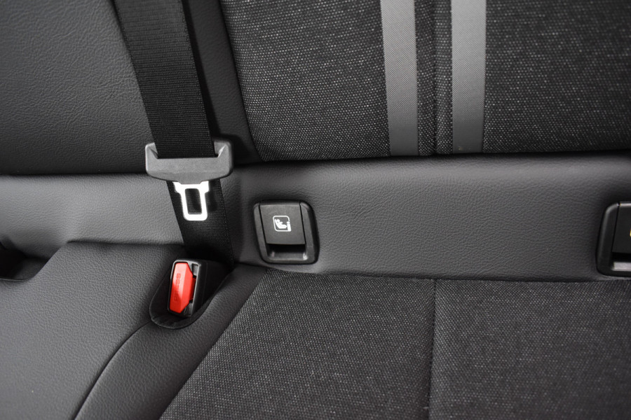 BMW 1-serie 118i Sport Line 1.5 100kW Automaat/Navigatie/carplay/stoelverwarming/btw auto