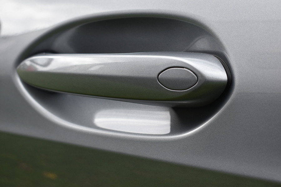 BMW 1-serie 118i Sport Line 1.5 100kW Automaat/Navigatie/carplay/stoelverwarming/btw auto