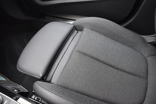 BMW 1-serie 118i Sport Line 1.5 100kW Automaat/Navigatie/carplay/stoelverwarming/btw auto