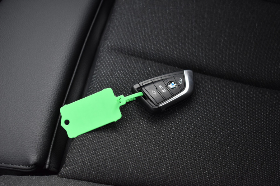 BMW 1-serie 118i Sport Line 1.5 100kW Automaat/Navigatie/carplay/stoelverwarming/btw auto