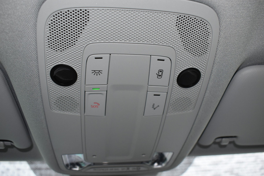 BMW 1-serie 118i Sport Line 1.5 100kW Automaat/Navigatie/carplay/stoelverwarming/btw auto