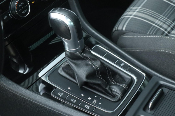 Volkswagen Golf 2.0 TDI GTD | PANO / VIRT.COCKPIT / VOL!