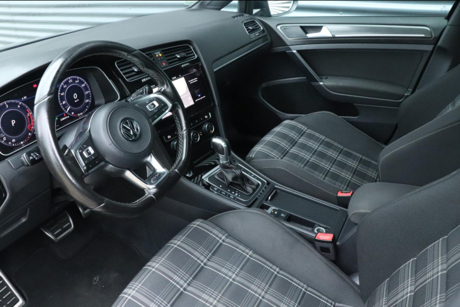Volkswagen Golf 2.0 TDI GTD | PANO / VIRT.COCKPIT / VOL!
