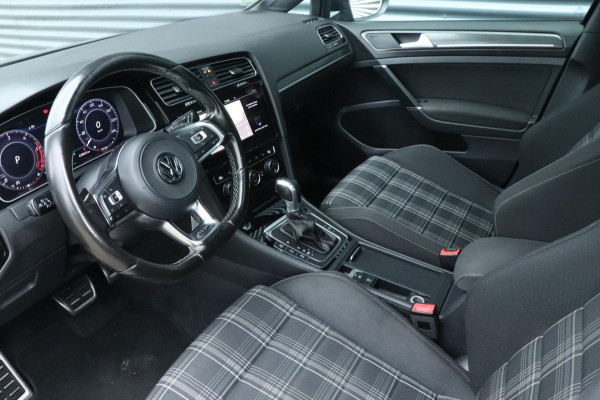Volkswagen Golf 2.0 TDI GTD | PANO / VIRT.COCKPIT / VOL!