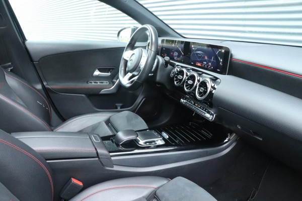 Mercedes-Benz A-Klasse A200 - Night Pakket - AMG - PANO - VOL!