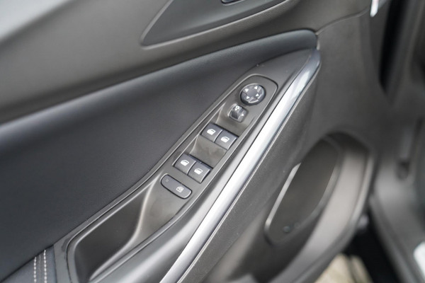 Opel Grandland X 1.6 Turbo Ultimate | Stoelverwarming/verkoeling | Adaptieve cruise | Panorama | Luxe Leder | LED | DENON AUDIO |