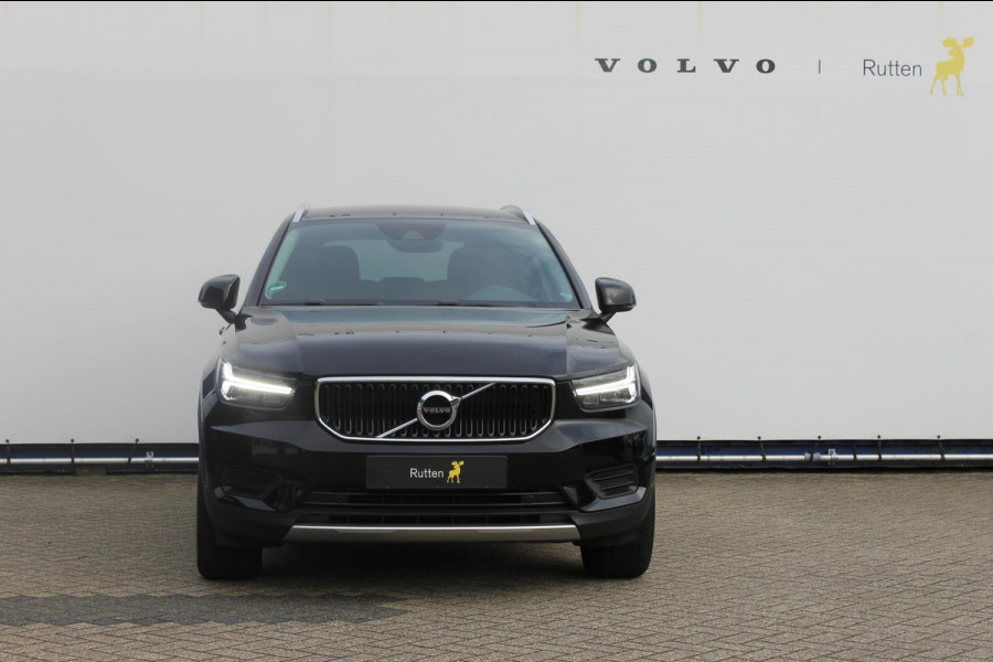 Volvo XC40 T3 163PK automaat Momentum Pro / Climate Control/ Cruise control/ elektrische achterklep/ Bluetooth/ Apple carplay/ Drive mode/ Parkeersensoren met camera/ Navigatie