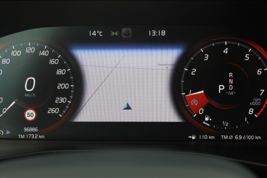 Volvo XC40 T3 163PK automaat Momentum Pro / Climate Control/ Cruise control/ elektrische achterklep/ Bluetooth/ Apple carplay/ Drive mode/ Parkeersensoren met camera/ Navigatie