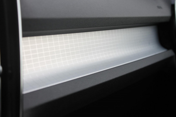 Volvo XC40 T3 163PK automaat Momentum Pro / Climate Control/ Cruise control/ elektrische achterklep/ Bluetooth/ Apple carplay/ Drive mode/ Parkeersensoren met camera/ Navigatie