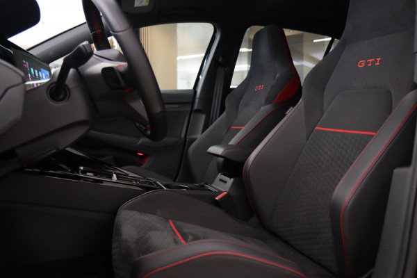 Volkswagen Golf 2.0 TSI GTI CLUBSPORT BLACKSTYLE /PANO/HK/SPECIAL/CAM/CARPLAY/IQ/VOLL