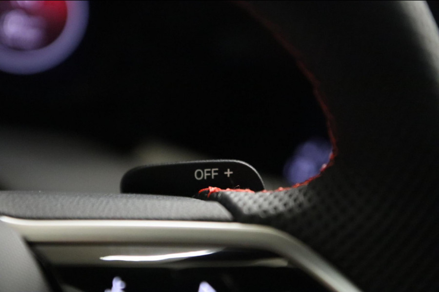 Volkswagen Golf 2.0 TSI GTI CLUBSPORT BLACKSTYLE /PANO/HK/SPECIAL/CAM/CARPLAY/IQ/VOLL