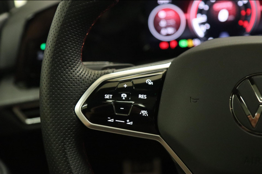 Volkswagen Golf 2.0 TSI GTI CLUBSPORT BLACKSTYLE /PANO/HK/SPECIAL/CAM/CARPLAY/IQ/VOLL