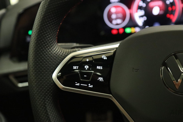 Volkswagen Golf 2.0 TSI GTI CLUBSPORT BLACKSTYLE /PANO/HK/SPECIAL/CAM/CARPLAY/IQ/VOLL