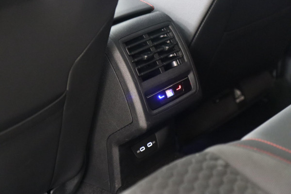 Volkswagen Golf 2.0 TSI GTI CLUBSPORT BLACKSTYLE /PANO/HK/SPECIAL/CAM/CARPLAY/IQ/VOLL