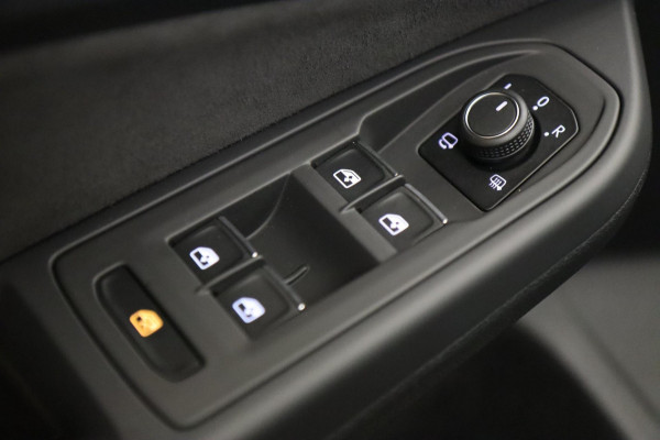 Volkswagen Golf 2.0 TSI GTI CLUBSPORT BLACKSTYLE /PANO/HK/SPECIAL/CAM/CARPLAY/IQ/VOLL