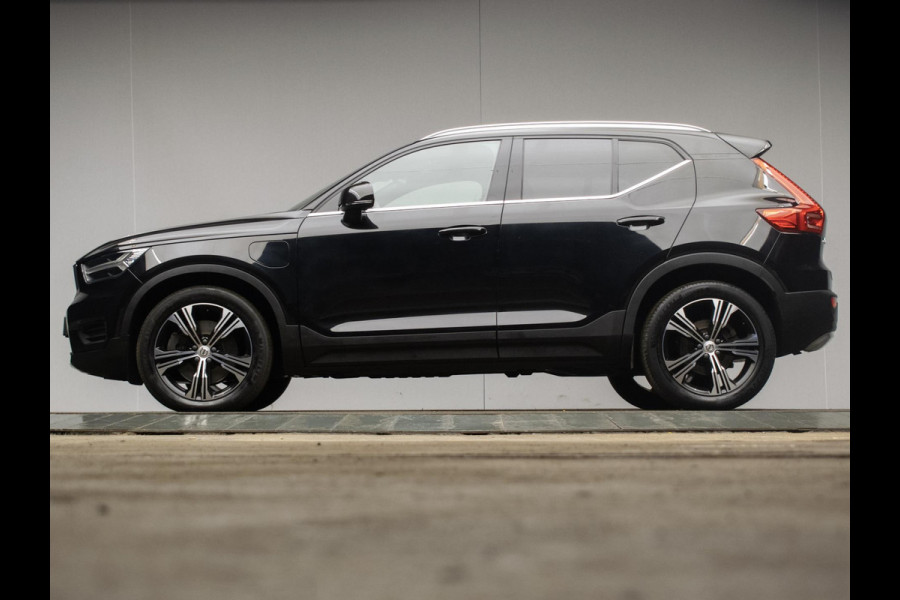 Volvo XC40 1.5 T4 Recharge Inscription Expression (APPLE CARPLAY,NAVI,LED,HARMAN/KARDON,SPORTSTOELEN,TREKHAAK,360 VIEW,CAMERA,PDC)