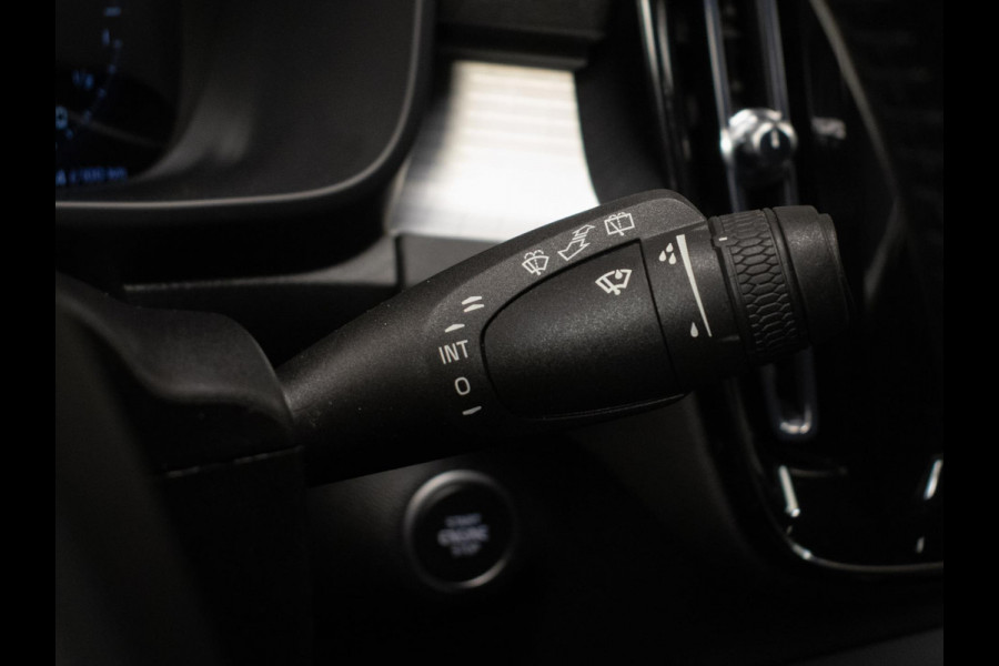 Volvo XC40 1.5 T4 Recharge Inscription Expression (APPLE CARPLAY,NAVI,LED,HARMAN/KARDON,SPORTSTOELEN,TREKHAAK,360 VIEW,CAMERA,PDC)