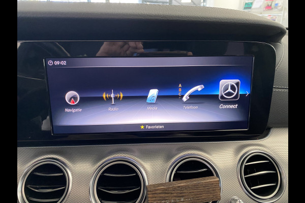 Mercedes-Benz E-Klasse 200 Business Solution AMG Upgrade Edition Panodak /Camera/ orgineel nederlands geleverde auto aan ambasade
