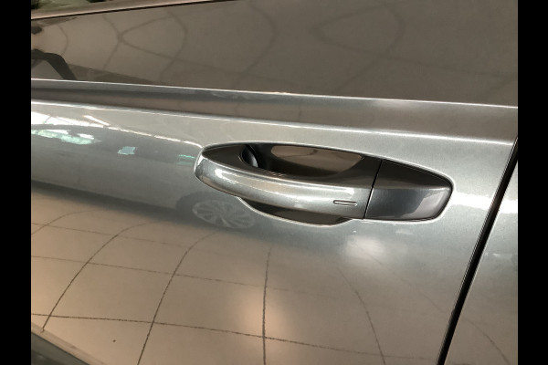 Seat Ateca 1.5 TSI FR Business Intense Panodak, Automaat, Keyless entry en start, Dealer onderhouden Dodehoek detectie, Beats audio en wegklapbare trekhaak