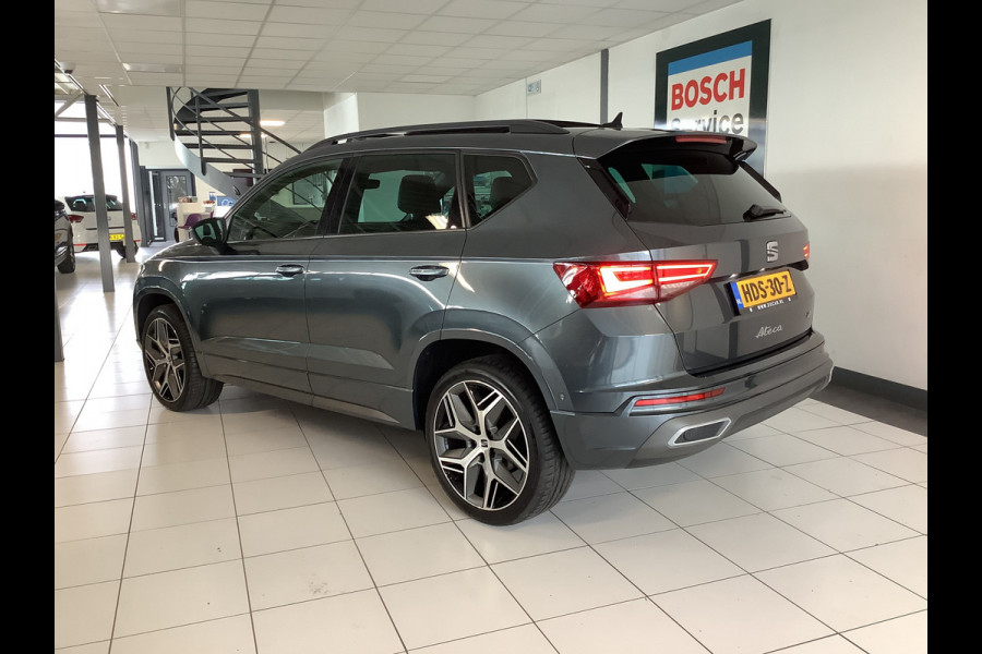 Seat Ateca 1.5 TSI FR Business Intense Panodak, Automaat, Keyless entry en start, Dealer onderhouden Dodehoek detectie, Beats audio en wegklapbare trekhaak