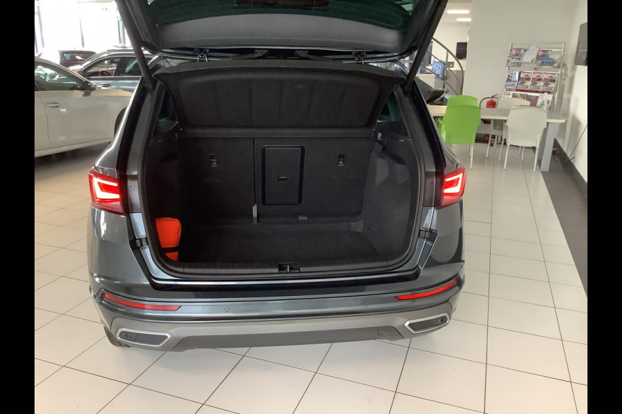 Seat Ateca 1.5 TSI FR Business Intense Panodak, Automaat, Keyless entry en start, Dealer onderhouden Dodehoek detectie, Beats audio en wegklapbare trekhaak