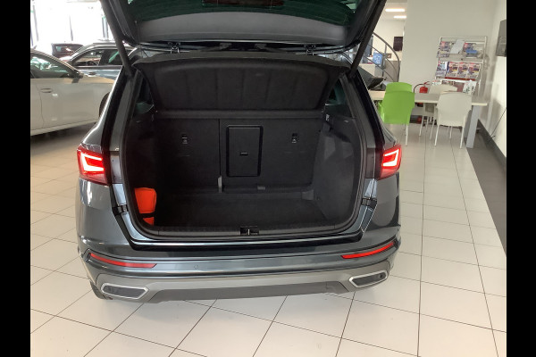 Seat Ateca 1.5 TSI FR Business Intense Panodak, Automaat, Keyless entry en start, Dealer onderhouden Dodehoek detectie, Beats audio en wegklapbare trekhaak