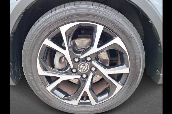 Toyota C-HR 2.0 Hybrid Dynamic Navigatie