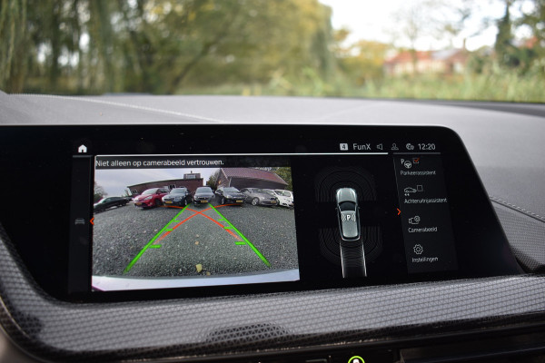 BMW 1-serie 118IA 140PK AUT. BUSINESS SPORT-LINE NAVI/LED/CAMERA/CARPLAY