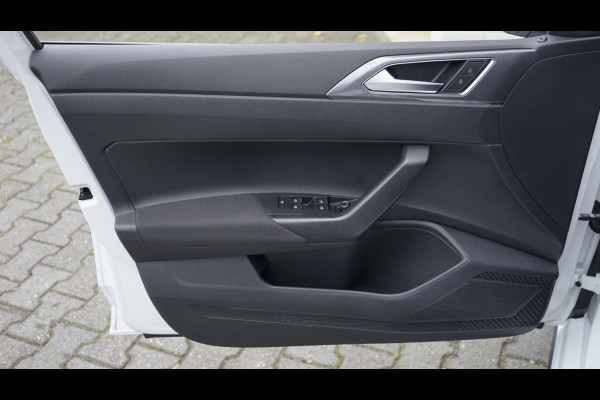 Volkswagen Polo 2.0 TSI GTI AUTOMAAT-ACC-BEATS-CAMERA-CARPLAY-KEYLESS-LED-MODE-NAVIGATIE-PANORAMA-VIRTUEEL